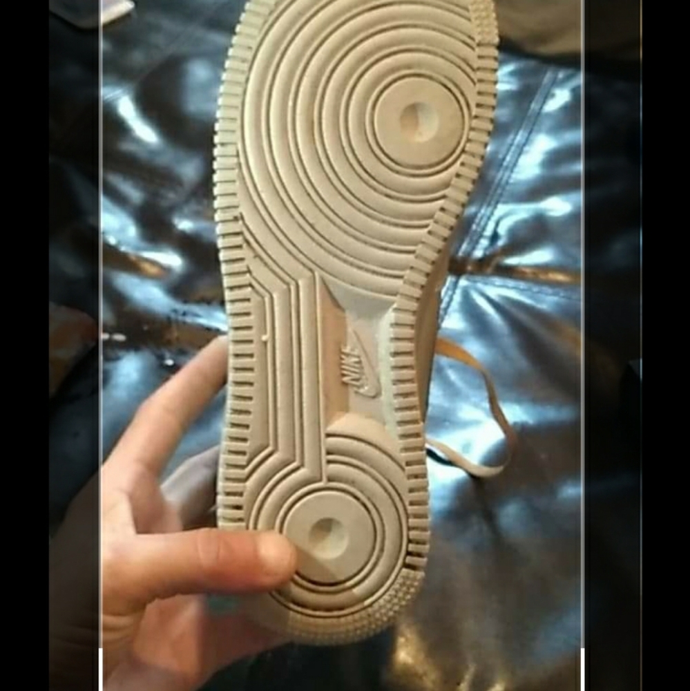Shoes - Picture 3 of 4